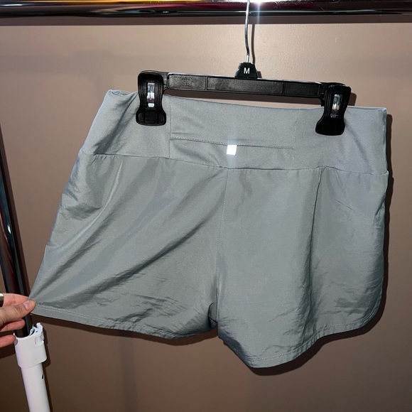 Nike shorts grey size small - Picture 2 of 2
